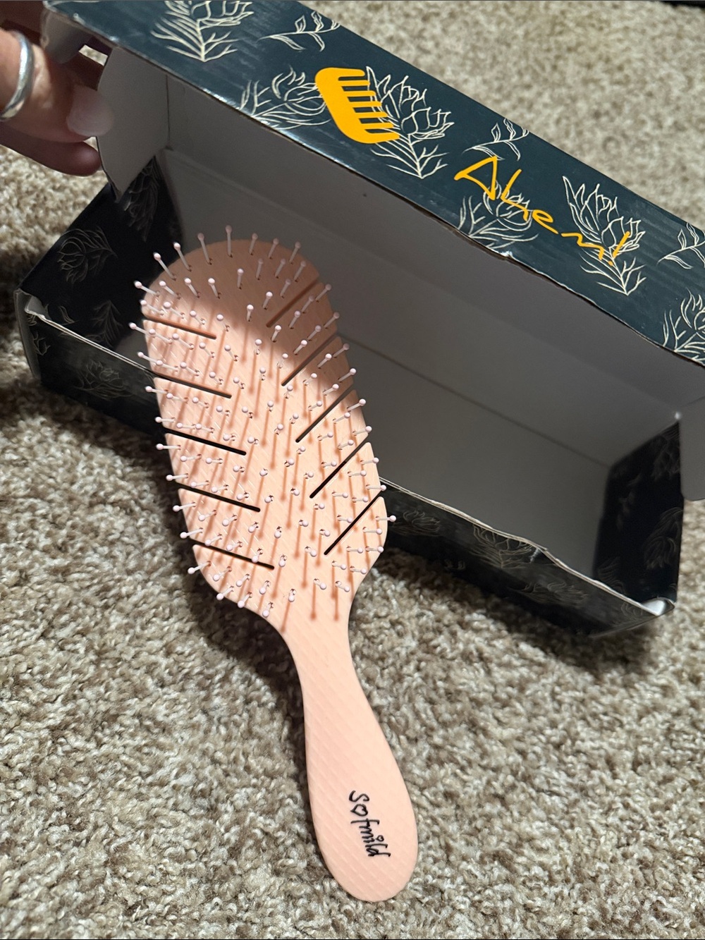 Sofmild vented curved paddle brush - new in box!